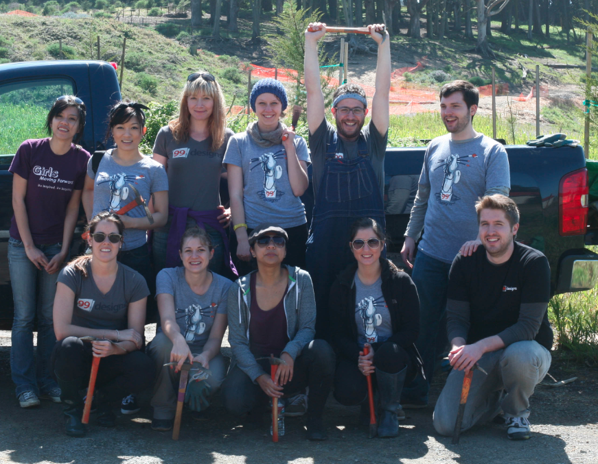 99designs staffers volunteering at The Presidio in San Francisco on a sunny Saturday